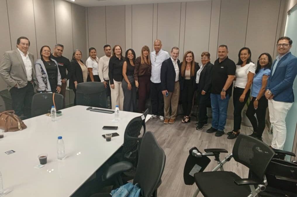 Aifem y sus empresas afiliadas con el equipo técnico del Ministerio de Economía y Finanzas